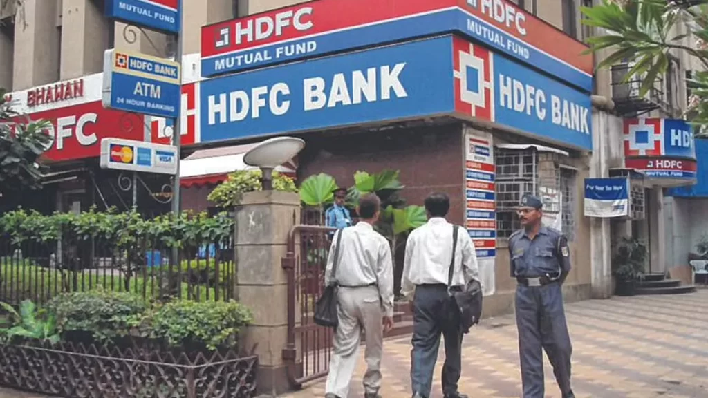 आज देशभर में 1 घंटा पहले खुले बैंक, बदल गया समय