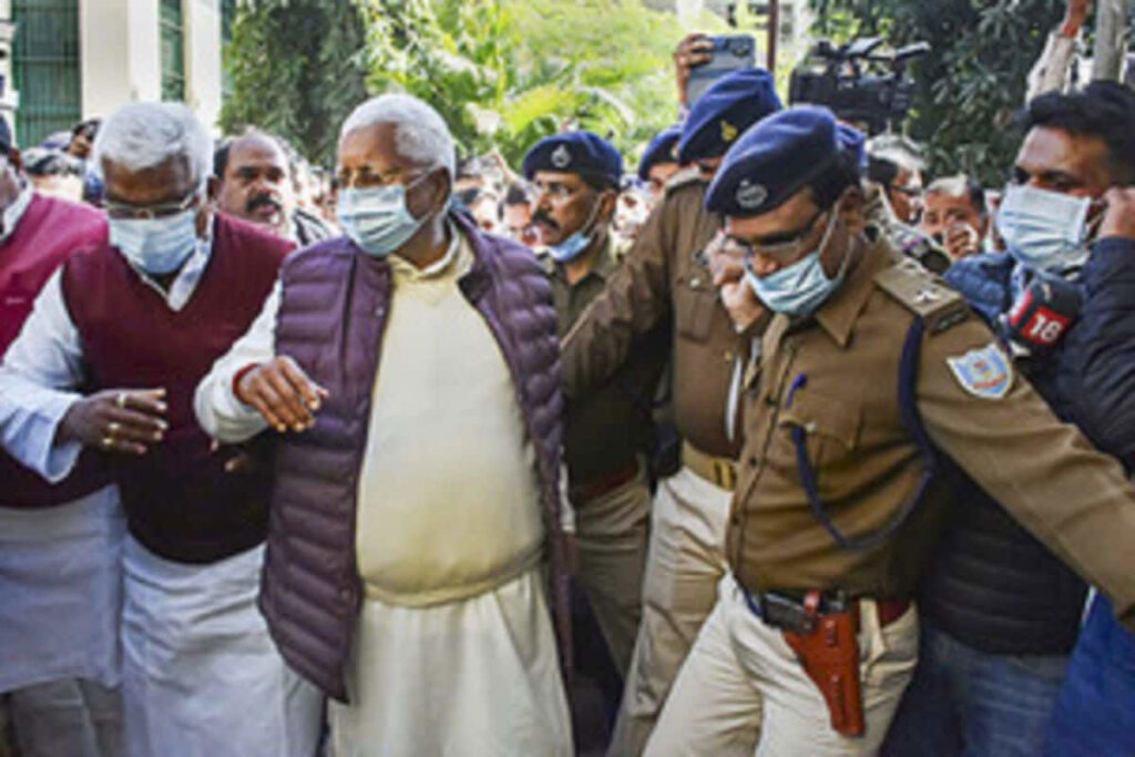 चारा घोटाले से जुड़े एक मामले में लालू यादव को मिली जमानत, समर्थकों ने बांटी मिठाइयां