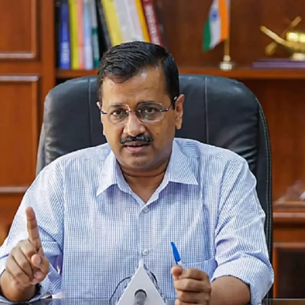 दिल्ली के स्कूलों में अब रोजाना छात्रों से कोरोना लक्षणों के बारे में पूछेंगे शिक्षकः केजरीवाल