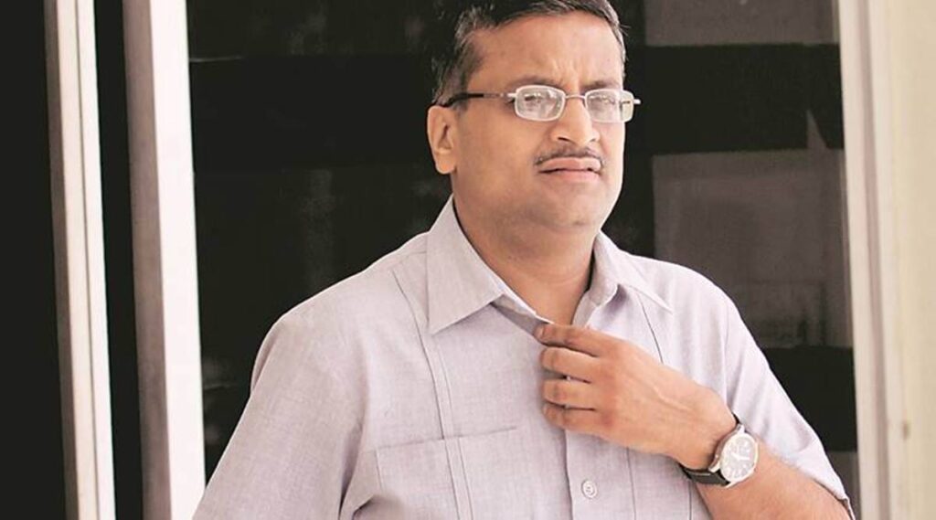 भ्रष्टाचार के मामले में आईएएस अशोक खेमका के खिलाफ केस दर्ज करने के आदेश