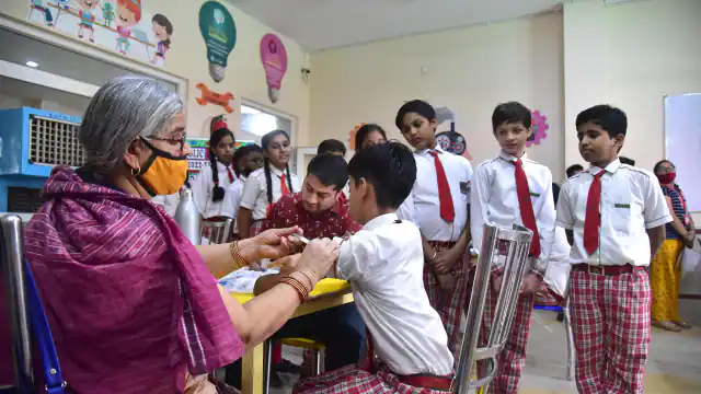 खुशखबरी! अब 6-12 साल के बच्चों को भी लगेगी कोवैक्सीन, डीसीजीआई ने दी मंजूरी
