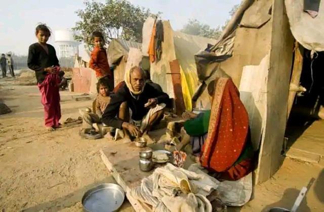 भारत में 8 सालों में गरीबी 12.3 फीसदी घटीः विश्व बैंक