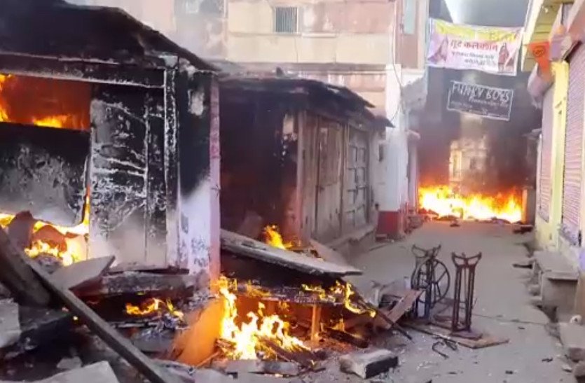 राजस्थान के करौली में 19 घंटे बाद भी तनाव, लोग घरों में कैद, गहलोत बोले-कानून का होगा पालन