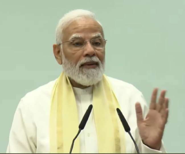 जब हम समाज को सुधारने के पथ पर चलते हैं, तब समाज में आत्म-सुधार की शक्ति भी जाग्रत हो जाती है- नरेन्द्र मोदी