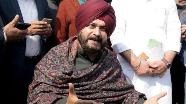 भरी महफिल में नवजोत सिंह सिद्धू की फजीहत, कांग्रेस नेता ने बीच भाषण में कहा-नाटक कर रहे हो