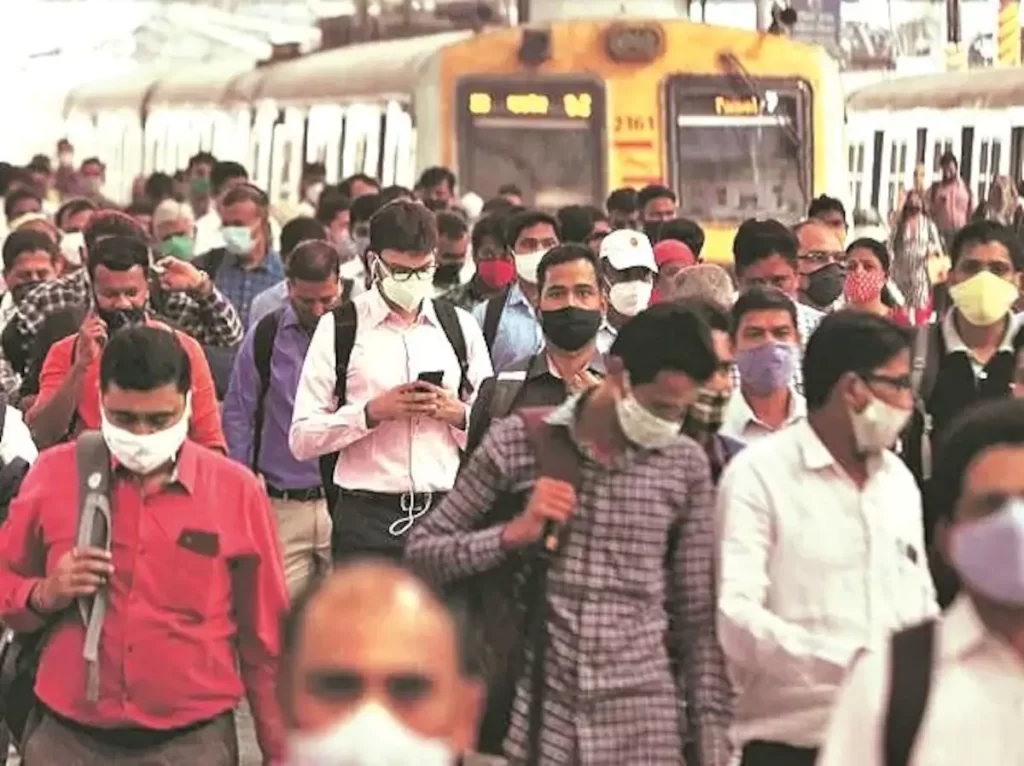 दिल्ली सरकार ने कोविड प्रतिबंधो में दी ढील, मुंबई में भी सार्वजनिक स्थानों पर मास्क न पहनने पर नहीं लगेगा जुर्माना As the country is getting relief from the daily cases of corona, the state governments have decided to relax the Kovid restrictions on their behalf.