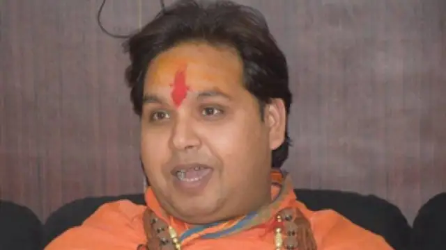 पुलकित महाराज बोले-हिन्दुओं तुम भी आतंकी बन जाओ, एफआईआर दर्ज
