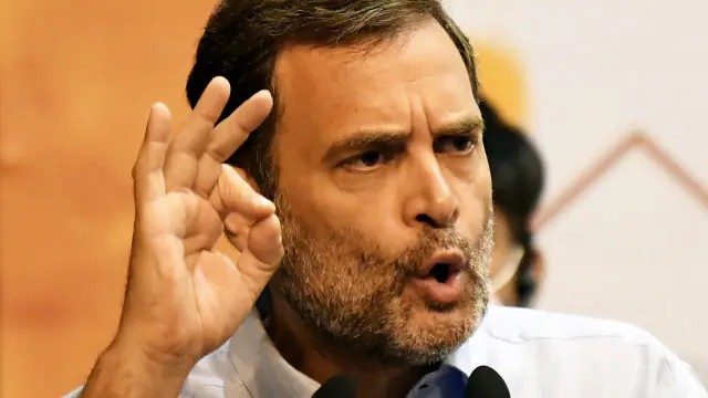 राहुल ने सीबीएसई को ‘सेंट्रल बोर्ड ऑफ सप्रेसिंग एजुकेशन’ बताया, संघ पर भी साधा निशाना