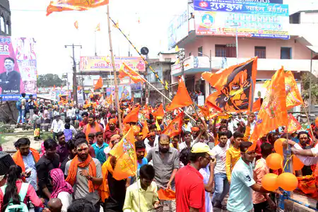 गुजरात: मौलाना रजक ने पैसों का लालच देकर राम नवमी के जुलूस पर चलवाए थे पत्थर