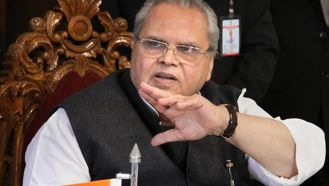 राज्यपाल सत्यपाल मलिक के खिलाफ दो एफआईआर दर्ज, सीबीआई ने मारे ताबड़तोड़ छापे