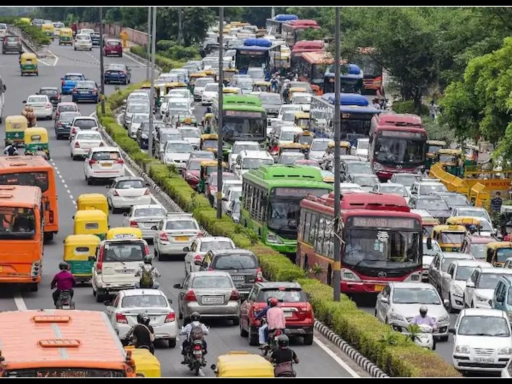 आज दिल्ली की सड़कों पर नहीं दौड़ेंगी टैक्सी, ऑटो और मिनी बस, यूनियन का चक्का जाम