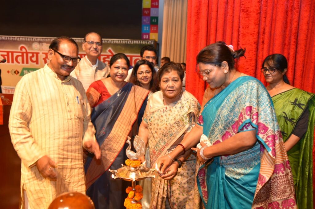 जनजातीय साहित्य के विकास में यह महोत्सव मील का पत्थर साबित होगा: राज्यपाल अनुसुईया उइके
