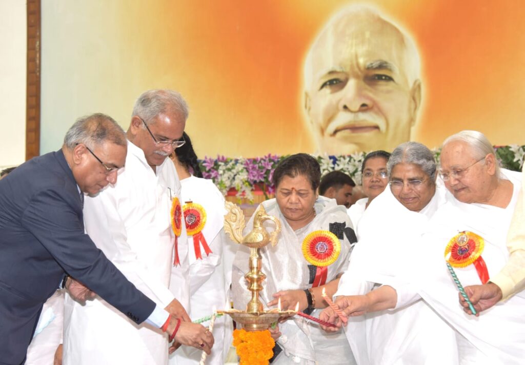 सफल प्रशासक बनने के लिए आपके मन में करूणा, स्नेह और आदर का भाव हो: अनुसुईया उइके