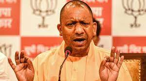सीएम योगी ने अधिकारिओं को दी चेतावनी, सीट पर नही मिले तो होगी सख्त कार्रवाई