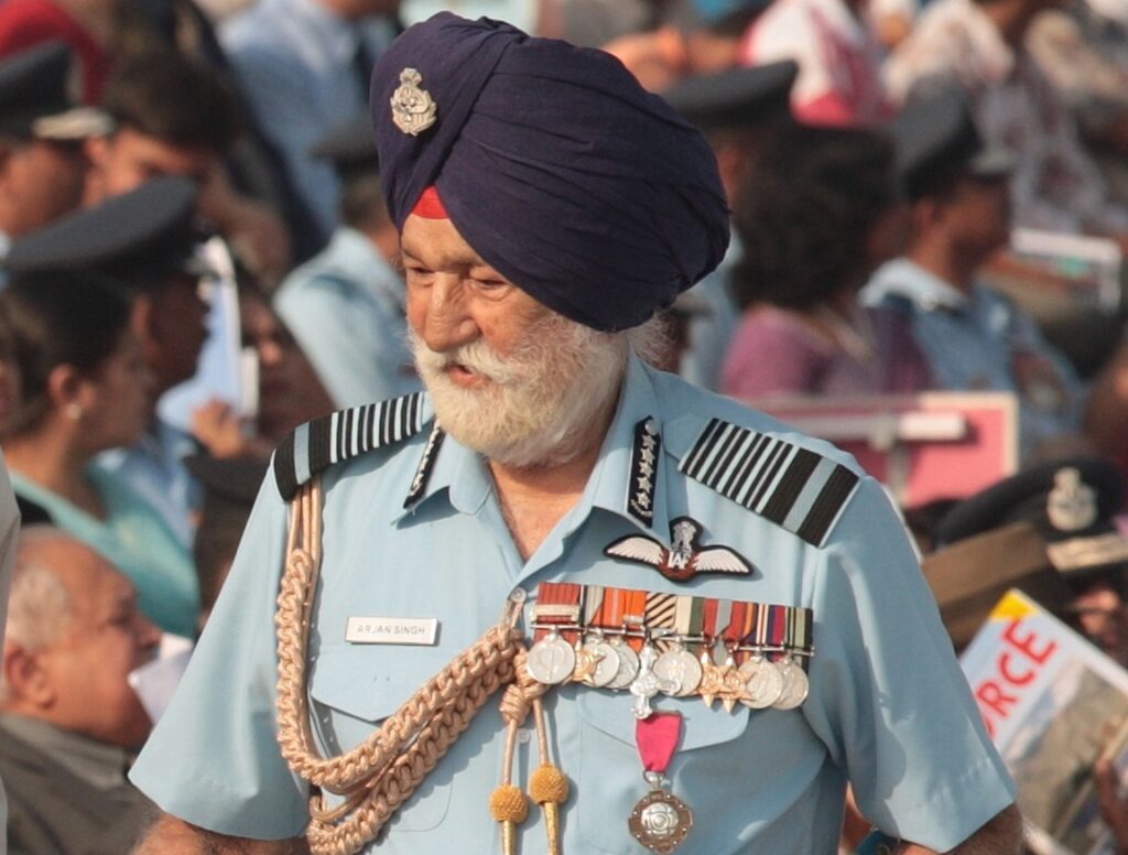 भारतीय वायुसेना ने मार्शल ऑफ एयरफोर्स अर्जन सिंह डीएफसी को उनकी 103वीं जयंती पर अर्पित की श्रद्धांजलि