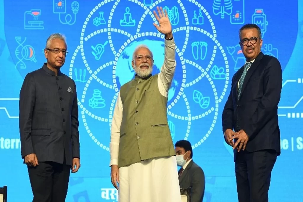 गुजरात पहुंचे पीएम मोदी ने वैश्विक आयुष निवेश और नवाचार शिखर सम्मेलन का किया उद्घाटन