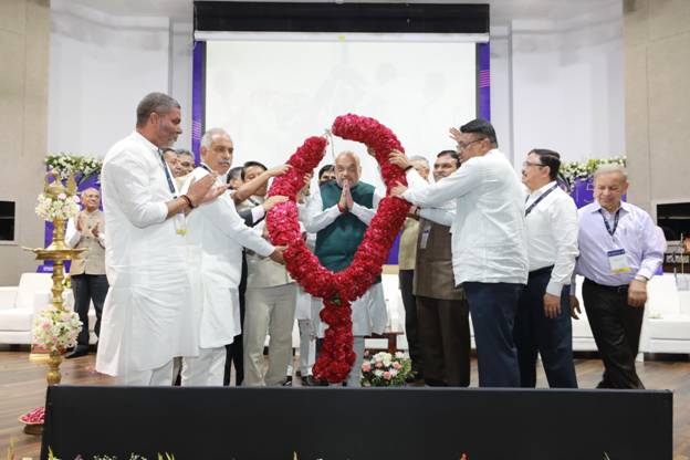 केंद्रीय गृह मंत्री अमित शाह ने गांधीनगर में नेशनल कोऑपरेटिव डेयरी फेडरेशन ऑफ इंडिया लिमिटेड के स्वर्ण जयंती समारोह को किया संबोधित