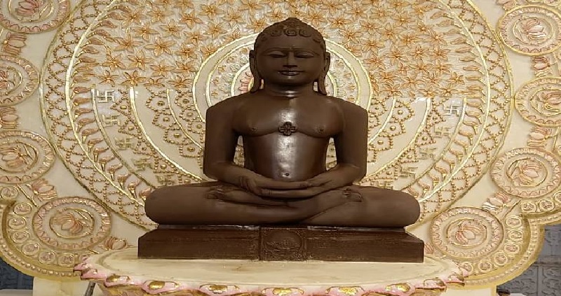 जब भगवान की मूर्ति से बहने लगी जलधारा, दर्शन करने के लिए लगा भक्तों का जमावड़ा