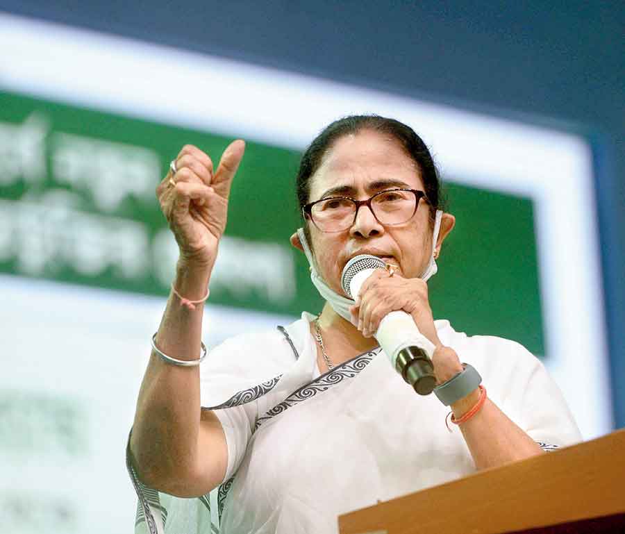 घरेलू गैस और ईंधन की बढ़ती कीमतों पर भड़की ममता बनर्जी, बोली- जनता को लुट रही मोदी सरकार