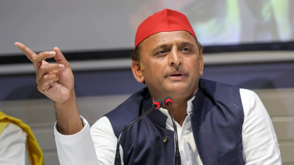 आजम खान की रिहाई पर बोले अखिलेश, झूठ के लम्हे होते हैं, सदियां नहीं…