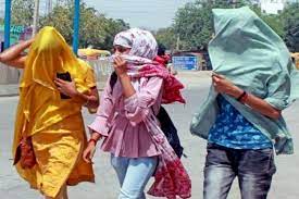 गुजरात में 46 डिग्री सेल्सियस पहुंचा पारा, देशभर में हीट वेव की चेतावनी