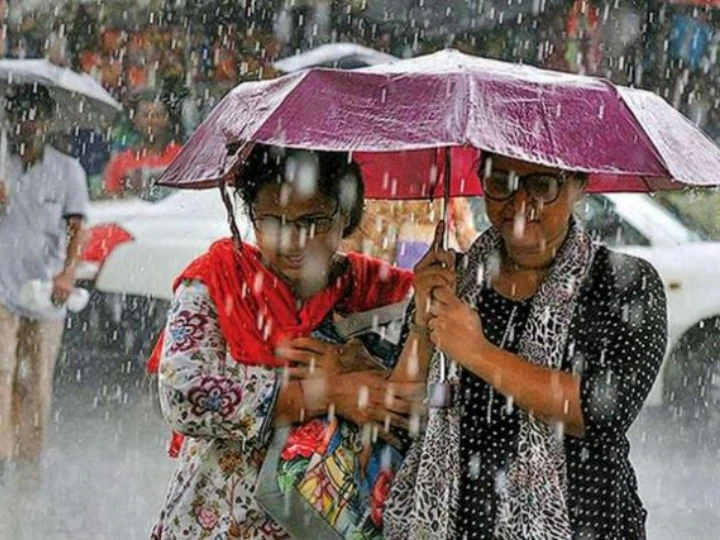 उत्तर भारत में भीषण गर्मी से लोगों को मिल सकती है राहत, बारिश और आंधी की संभावना