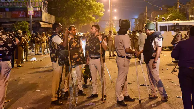 जहांगीरपुरी हिंसा: पुलिस के बीच रहकर अमन की बात करने वाला ही निकला मुख्य साजिशकर्ता