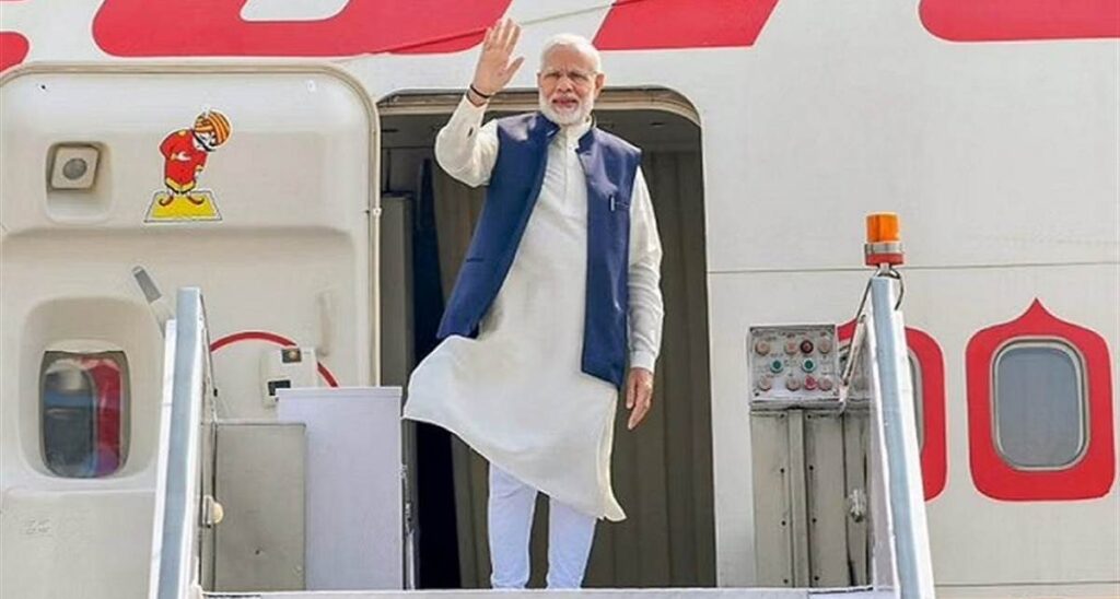 जापान के लिए रवाना हुए पीएम मोदी, शीर्ष कारोबिरियों से करेंगे मुलाकात