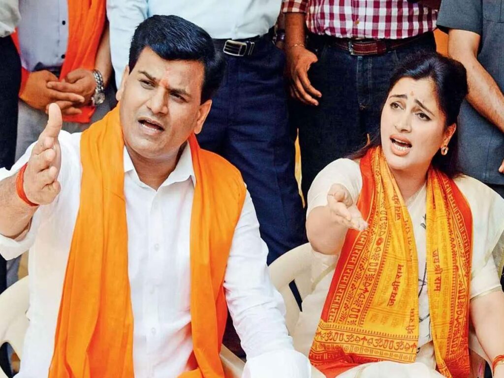 नवनीत राणा और पति ने नहीं किया देशद्रोह, उद्धव सरकार को कोर्ट से झटका