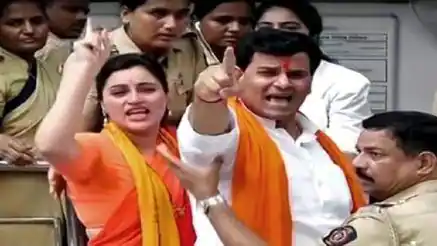 सांसद नवनीत राणा और विधायक रवि राणा को मुंबई कोर्ट ने इन सख्त हिदायतों के साथ दी ज़मानत