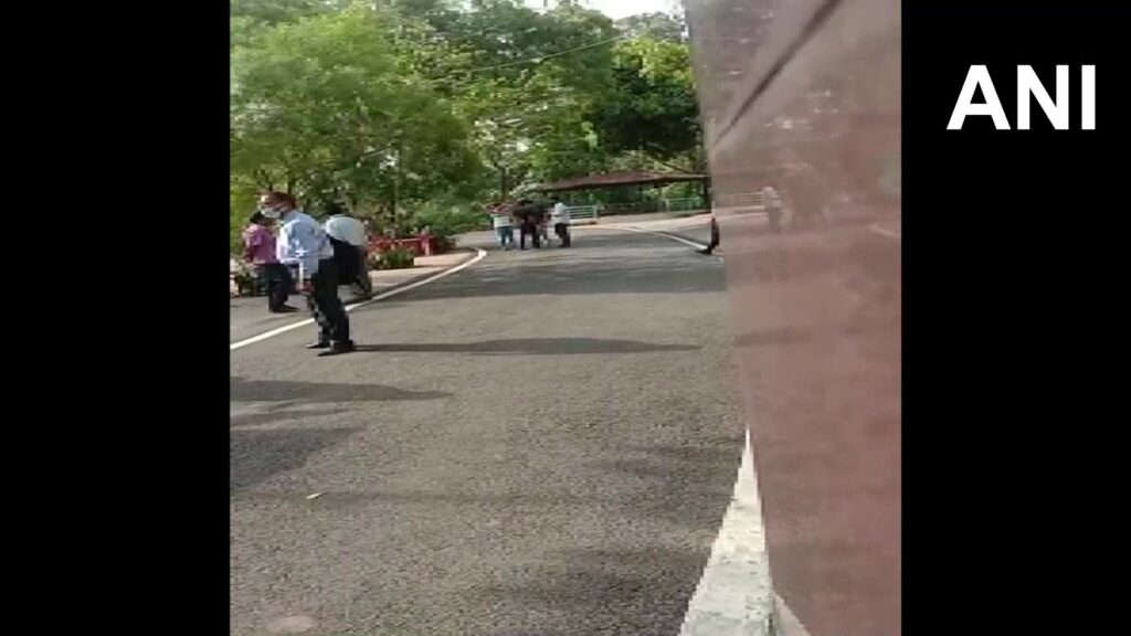 एक बार फिर लालू पर छाया सीबीआई का कहर, दिल्ली-पटना समेत 17 ठिकानों पर मारे छापे