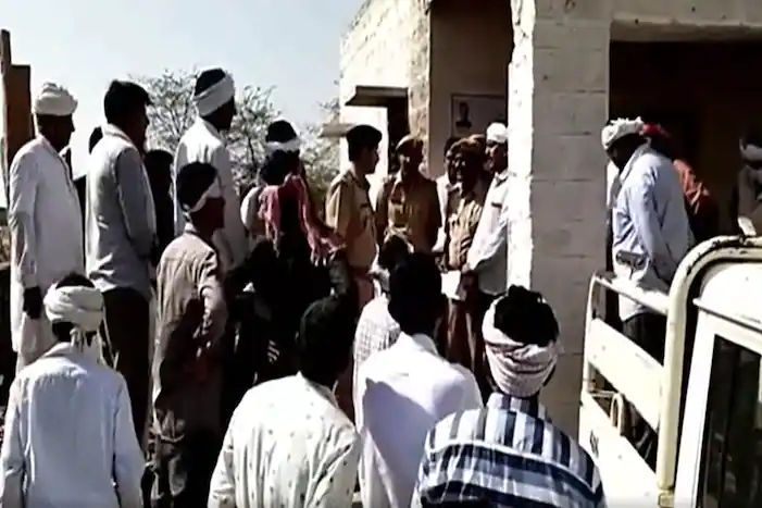 राजस्थान के उदयपुर में बड़ा हादसा, नींव खोदने के दौरान ढ़ही दुकान, तीन की मौत