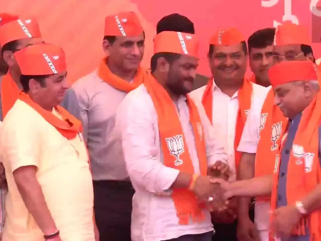 बीजेपी में शामिल हुए पाटीदार नेता हार्दिक पटेल, बोले- मोदी जी का सिपाही बनकर काम करूंगा