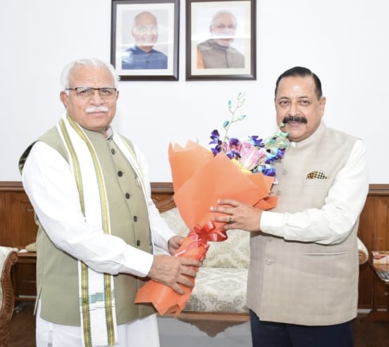 सीएम मनोहर लाल खट्टर ने केंद्रीय मंत्री डॉ. जितेंद्र सिंह से की मुलाकात की, राज्य के कई व्यापक मुद्दों पर की चर्चा