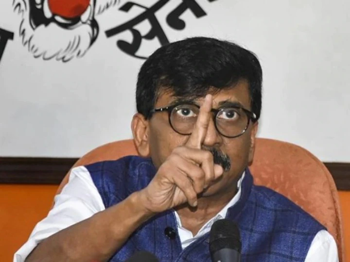 संजय राउत का छलका दर्द, बोले- अपनों ने ही हमारे पीठ में खंजर घोंपा है