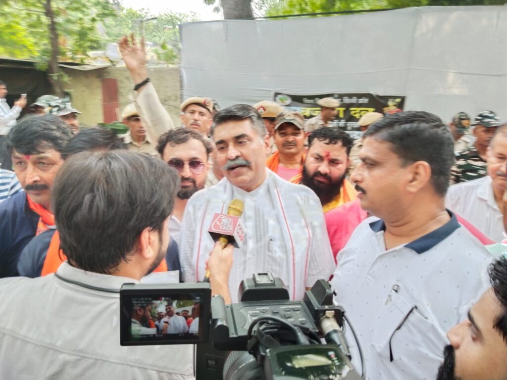 उदयपुर में जिहादी आतंकियों द्वारा कन्हैया की नृशंस हत्या के विरोध में सैकड़ों विहिप बजरंग दल कार्यकर्ताओं ने दी गिरफ्तारी