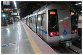 दिल्ली मेट्रो ने जारी की सूचना, रेड लाइन पर देरी से चल रही मेट्रो