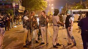 एक बार फिर हिंसा का केंद्र बनी नई दिल्ली, जहांगीरपुरी में जमकर चले पत्थर