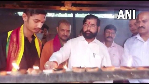 कामाख्या मंदिर पहुंचें शिव सेना के बागी विधायक, ‘महाराष्ट्र की शांति और खुशी के लिए की प्रार्थना