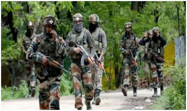 जम्मू कश्मीर के कुलगाम में एक और हत्या, आतंकियों ने ड्यूटी पर तैनात बैंक मैनेजर को मारी गोली