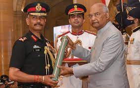 सर्वोच्च कमांडर के रूप में, मैं सशस्त्र बलों में युद्धक भूमिकाओं सहित महिलाओं की बढ़ती संख्या को देखकर खुश हूं: राष्ट्रपति कोविंद