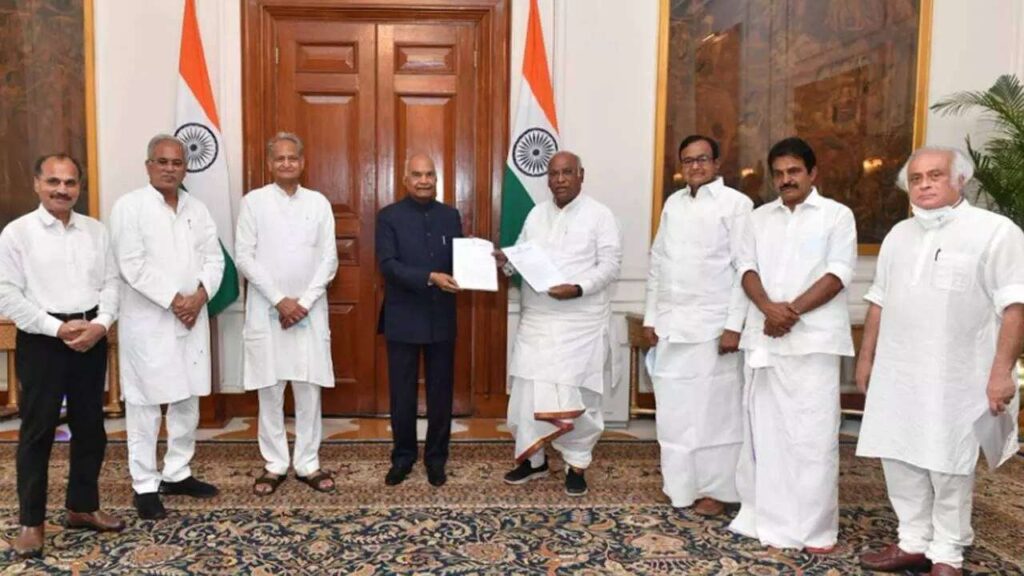 राष्ट्रपति कोविंद से कांग्रेस नेताओं ने की मुलाकात, अग्निपथ योजना को वापस लेने के लिए की मांग