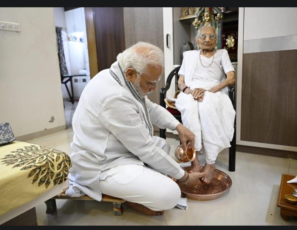 मां तन-मन ही नहीं हमारा आत्मविश्वास भी गढ़ती है- पीएम मोदी