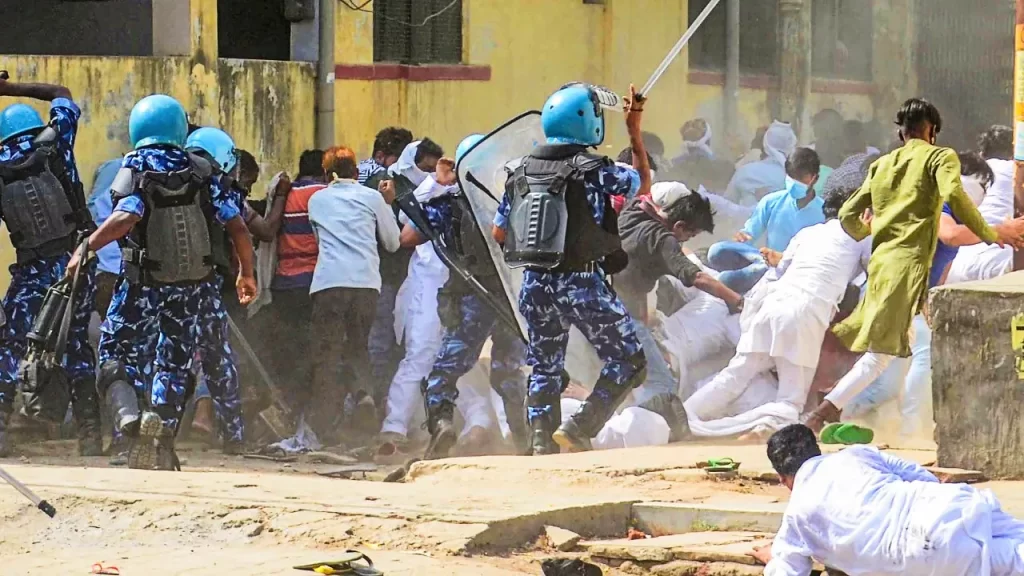 प्रयागराज हिंसा के मास्टरमाइंड जावेद के खिलाफ योगी सरकार का एक्शन, अब तक 68 उपद्रवियों को किया गिरफ्तार