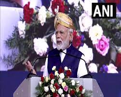 “भारतीय रेल अब तेज, स्वच्छ, आधुनिक, सुरक्षित और सिटीजन फ्रेंडली भी बन रही है”- पीएम मोदी