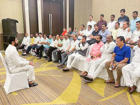केंद्र सरकार ने शिवसेना के बागी 15 विधायकों को दी Y प्लस कैटेगरी का सुरक्षा