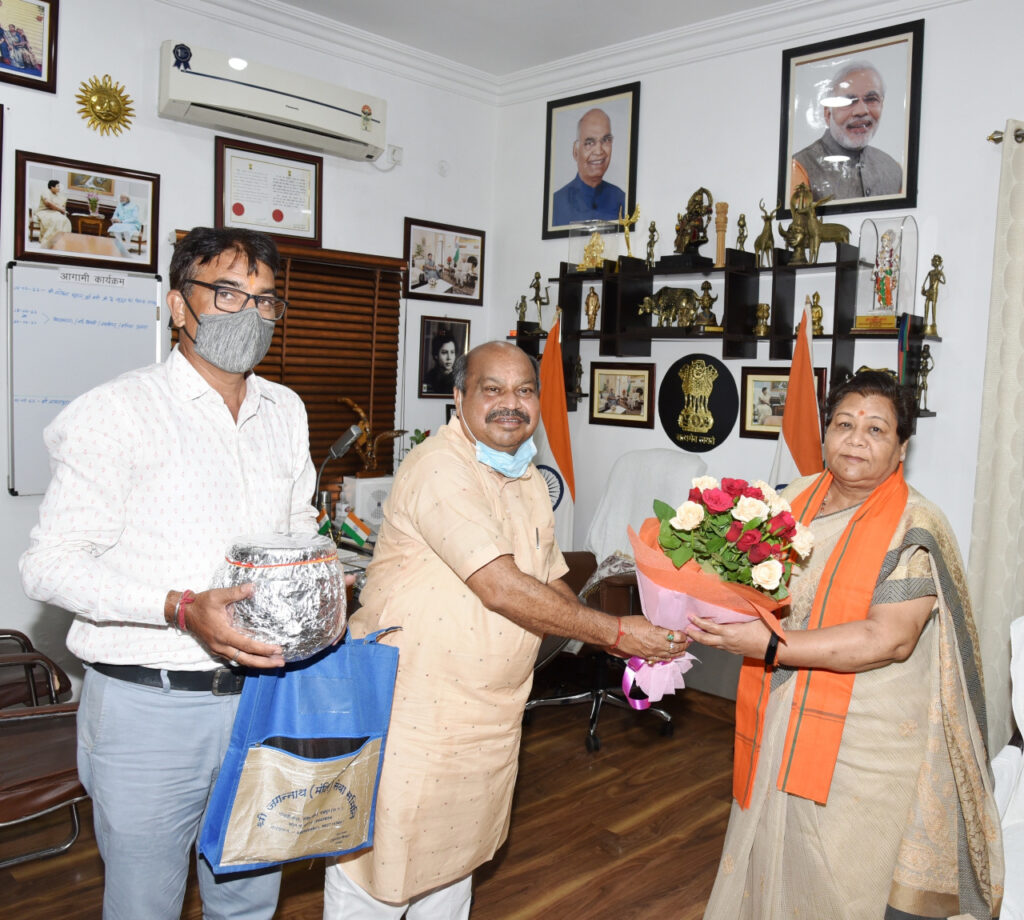 जगन्नाथ सेवा समिति ने राज्यपाल उइके को जगन्नाथ रथयात्रा में शामिल होने के लिए किया आमंत्रित