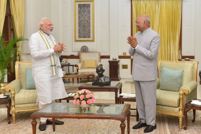 राष्ट्रपति रामनाथ कोविंद से प्रधानमंत्री नरेंद्र मोदी ने राष्ट्रपति भवन में की मुलाकात