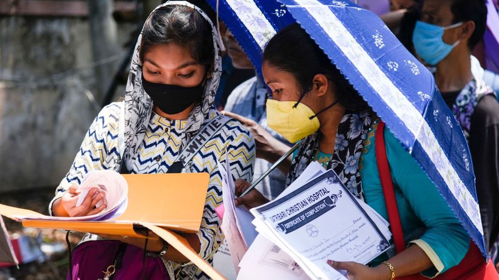 कोरोना महामारी के कारण देश में घटी कामकाजी महिलाओं की संख्या, जानें क्या कहते है अर्थशास्त्री
