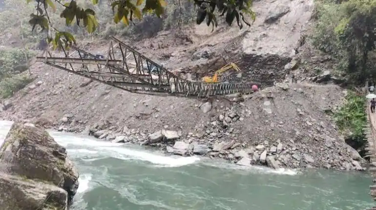 अरुणाचल प्रदेश में भारत-चीन बॉर्डर पर एक मजदूर की मौत, 18 अब भी लापता